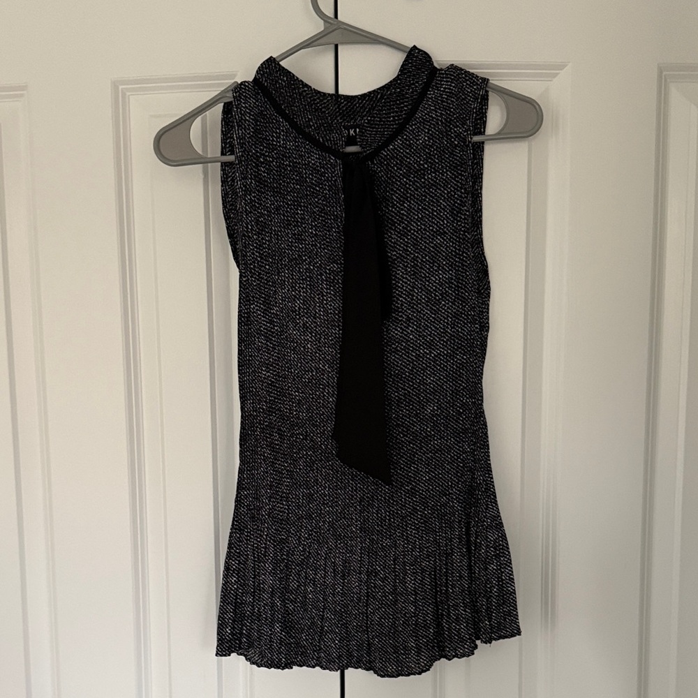 DKNY Black and White Textured Tie-Front Top